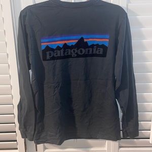 Men’s Patagonia long sleeved tee shirt Gray - size Small